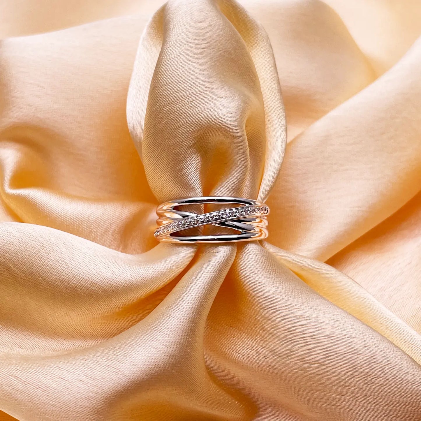 18ct White Gold Diamond Polished Crossover Half Eternity Ring 0.12ct Diamond Ring