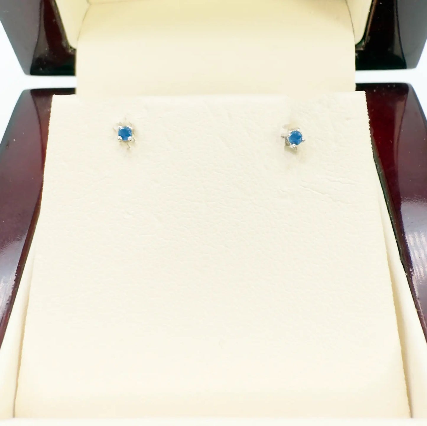 18ct White Gold Natural Round Sapphire Kids Children's Stud Earrings 0.04ct 