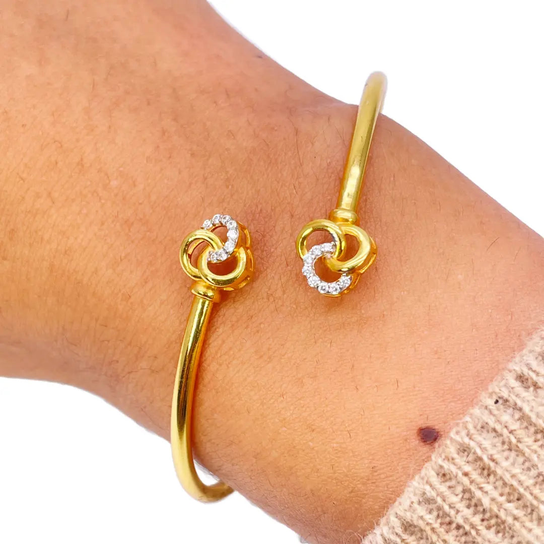 22ct Yellow Gold Ladies Cuff Flexible Crossover Torque Bangle 2.5mm Width  Gold Bracelet