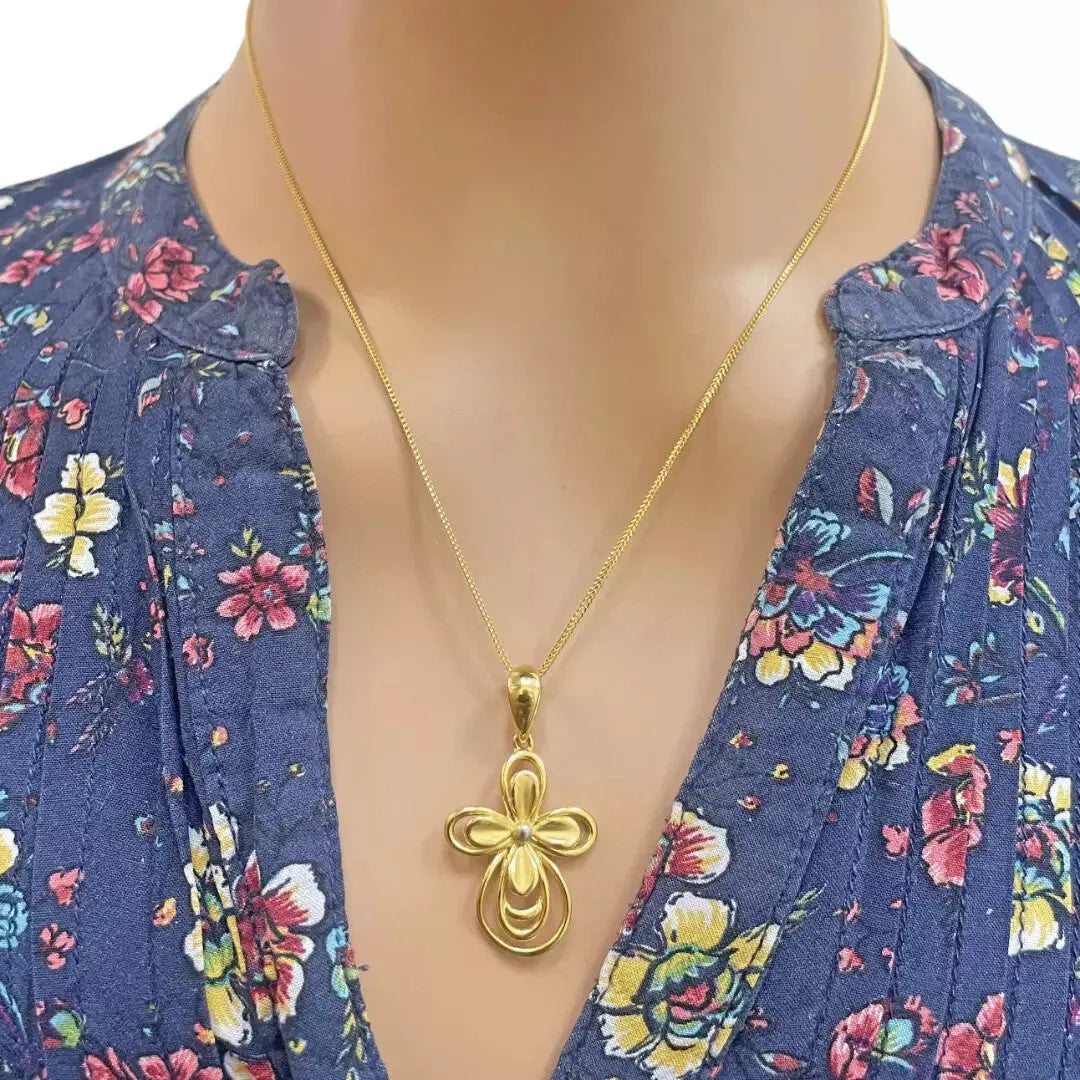 22ct Yellow Gold Two-Tone High Polished and Matt Floral Pendant (34x18mm) 