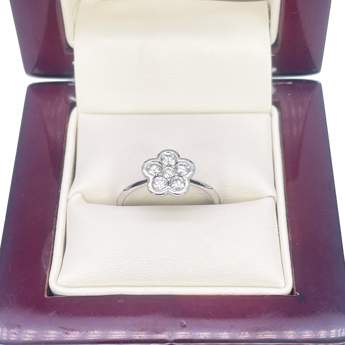 Bague en or blanc 18 carats avec diamants motif floral élégant 0,46 ct