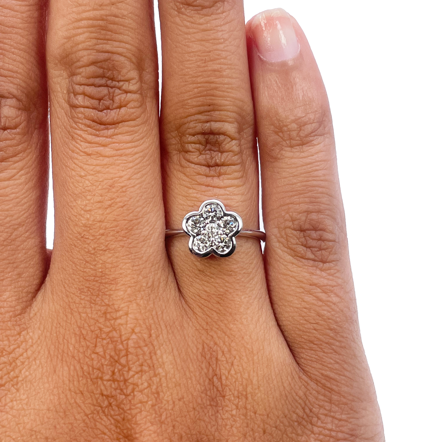 Bague en or blanc 18 carats avec diamants motif floral élégant 0,46 ct