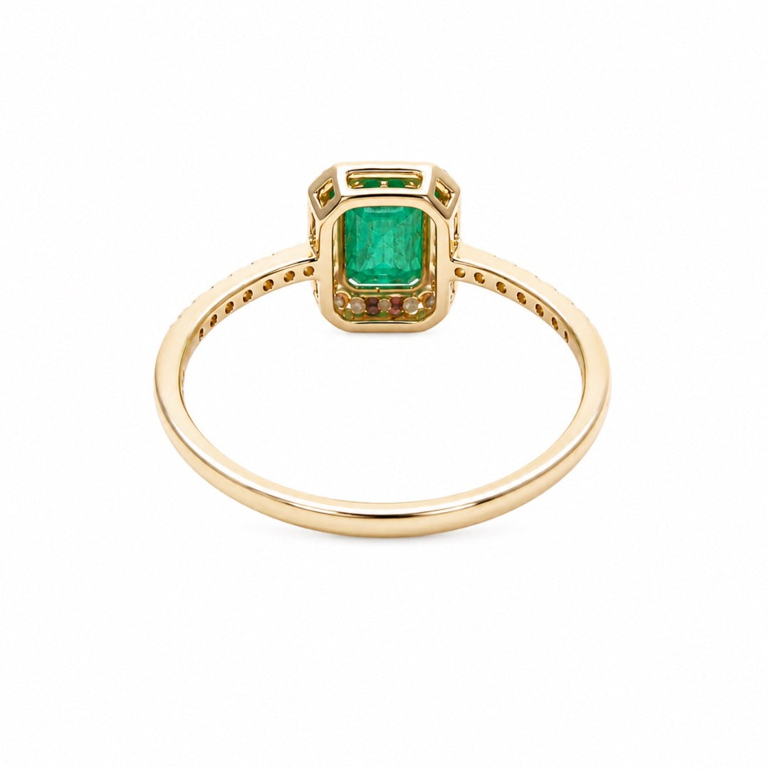 Bague 14 carats en or jaune, émeraude naturelle 4 griffes et diamants ronds 1,22 carat