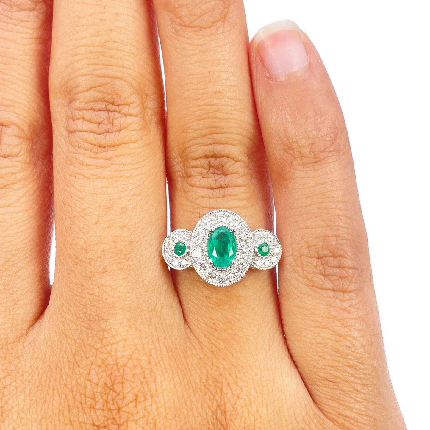 Bague en or 18 carats avec émeraude naturelle et diamants taille ronde et ovale 0,80 ct