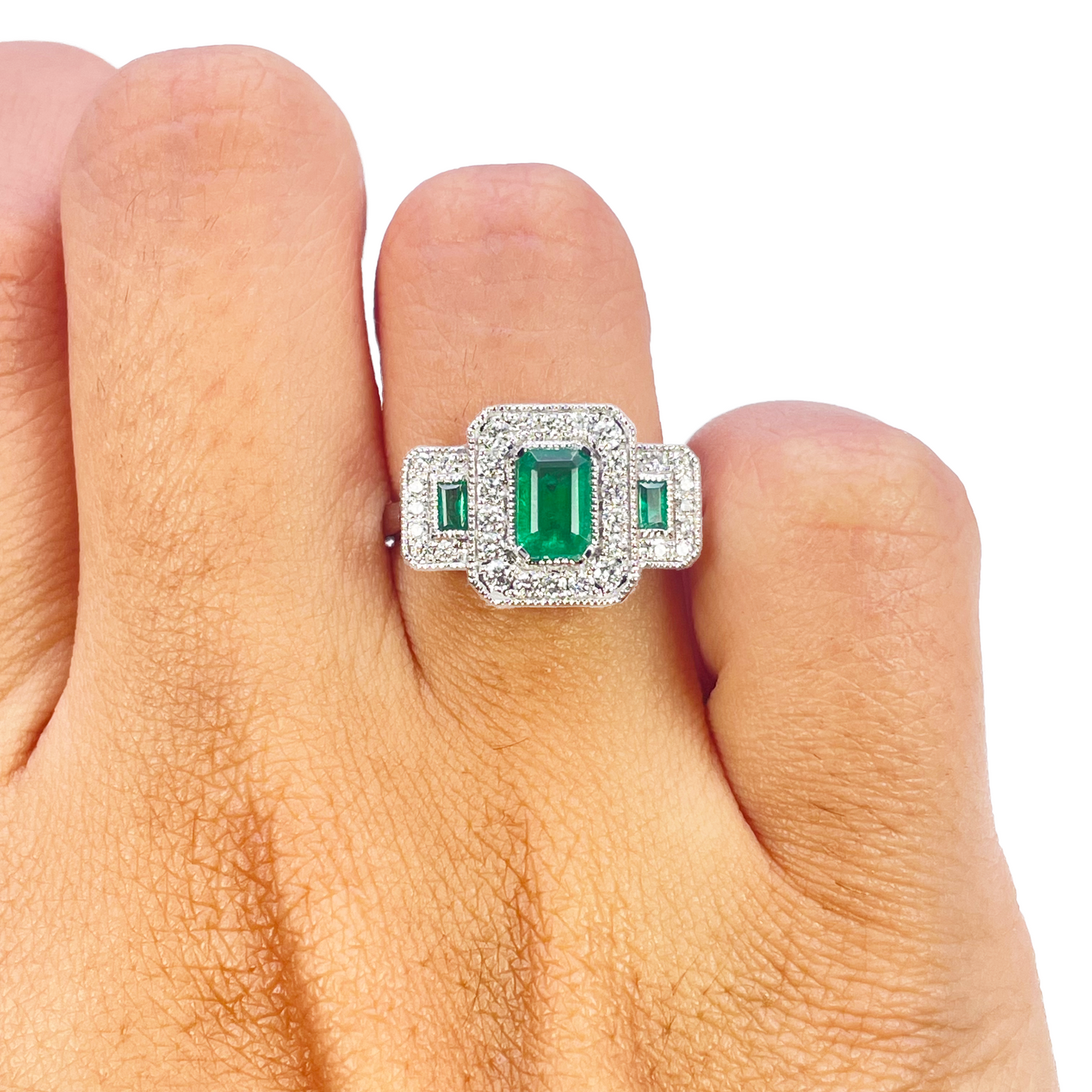 Bague en or 18 carats avec halo de diamants naturels émeraude, taille ronde et émeraude 0,95 ct