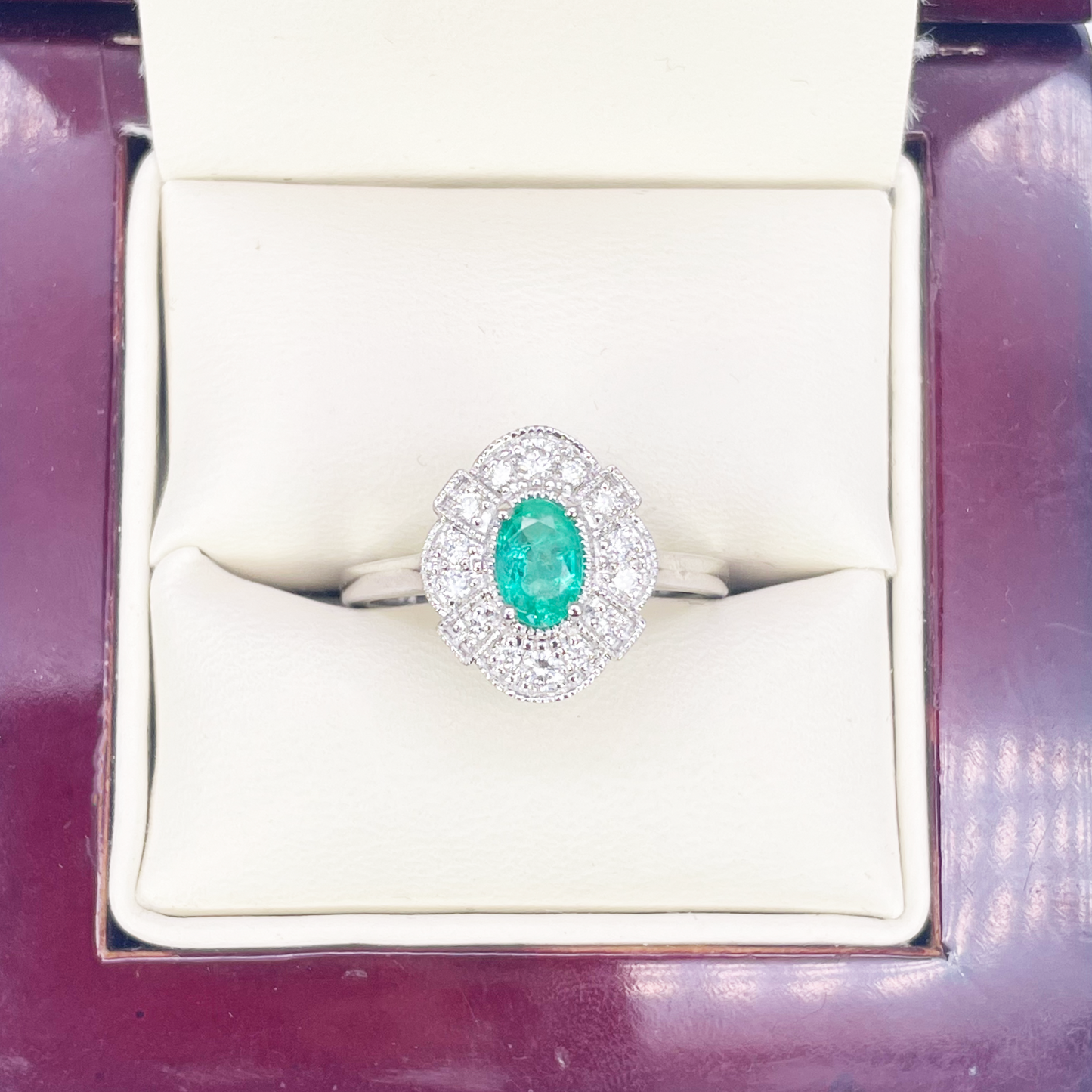 Bague auréole en or 18 carats avec diamants et émeraudes naturelles, taille ronde et ovale, 0,65 carat