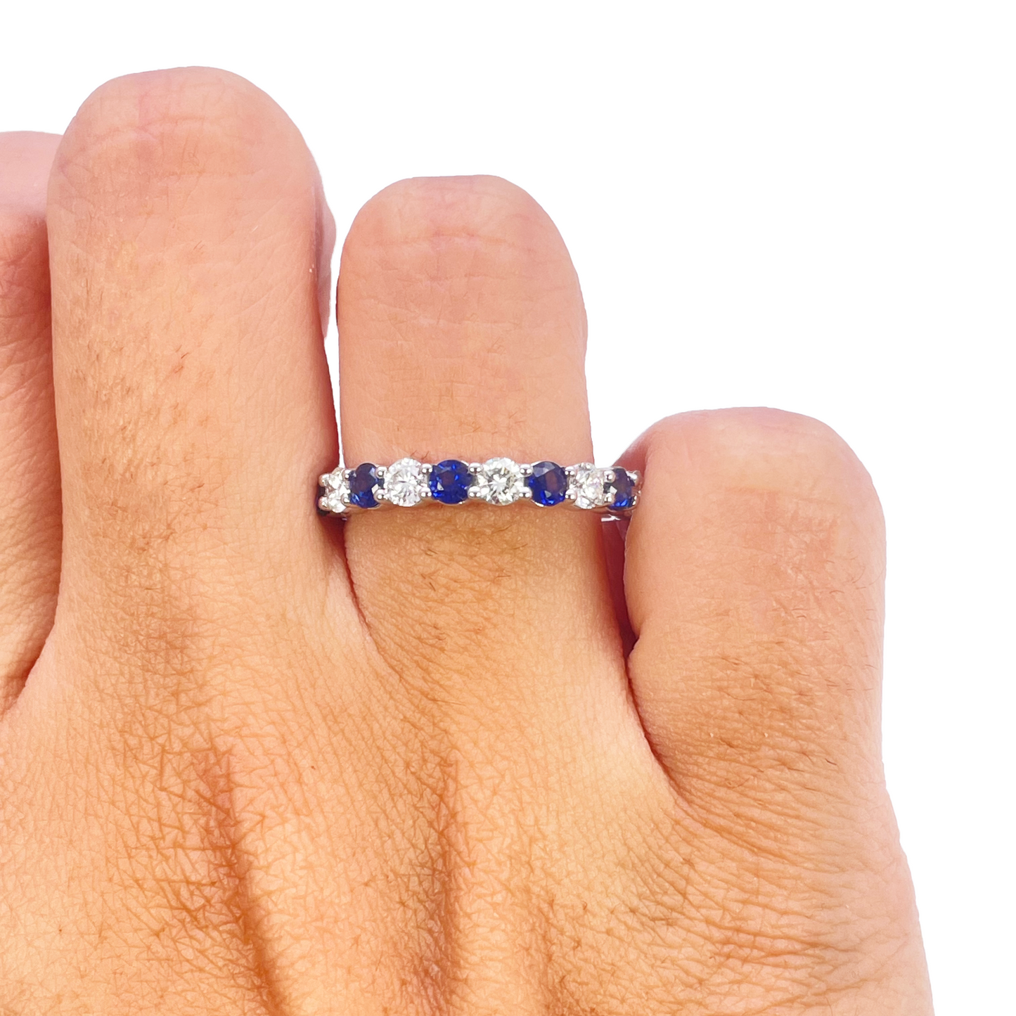 Bague mi-éternité empilable en or 18 carats avec diamants ronds naturels et saphirs 1,20 carats