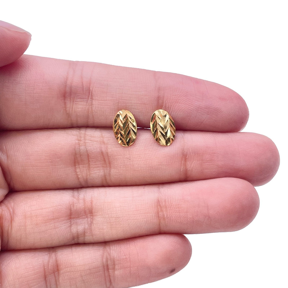 22ct Yellow Gold Diamond Cut Oval Stud Earrings Chevron Pattern