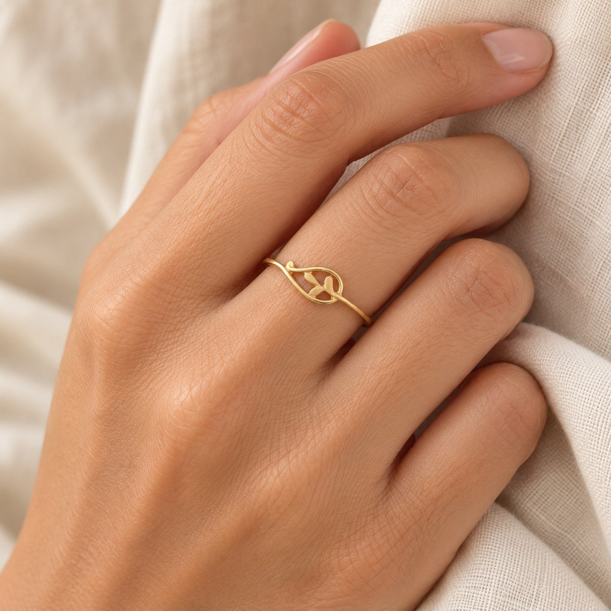 22ct Yellow Gold Leaf Outline Ring Matt Vein Polished Finish