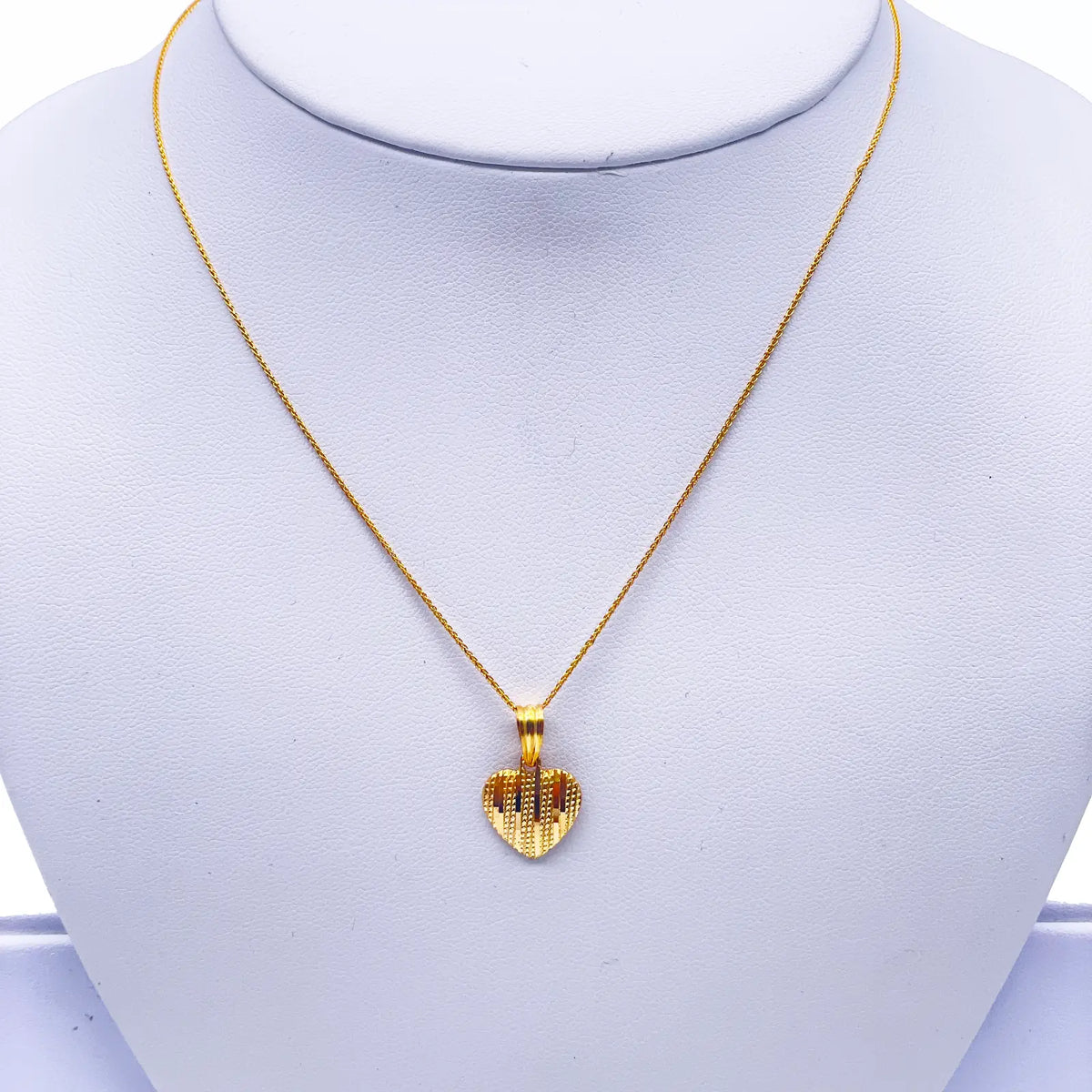 22ct Yellow Gold Diamond Cut Shiny Heart Pendant & Necklace 16''inches 